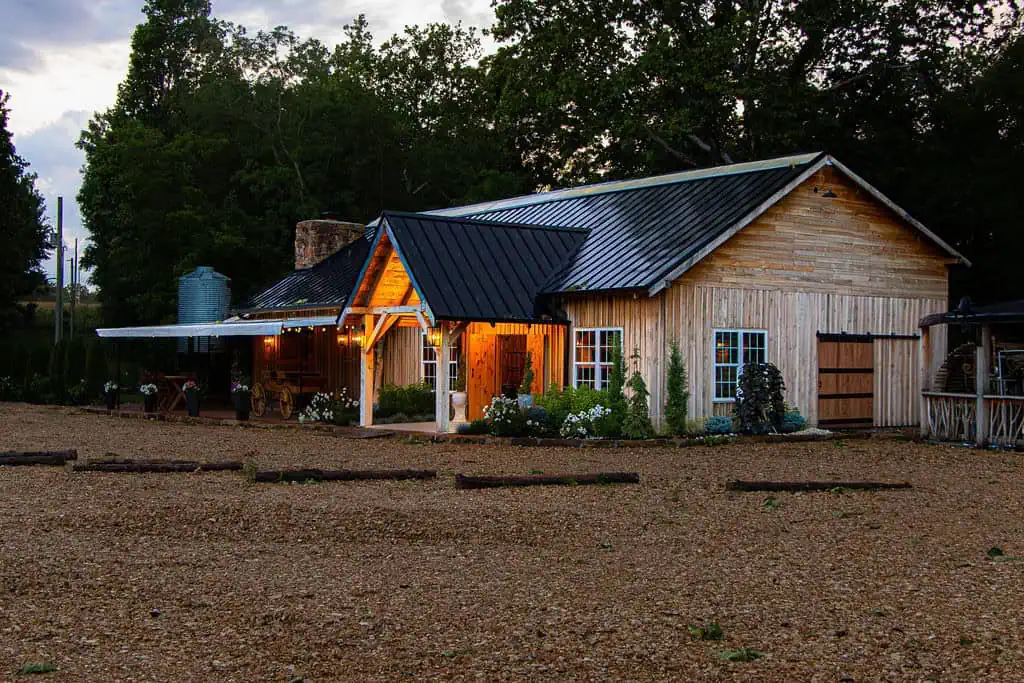 Vintage barn-style event venue at Belle Stone Venue with rustic charm and modern amenities for weddings and celebrations.